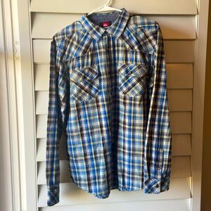 Quicksilver. Men’s long sleeve button-down shirt. Size medium.
